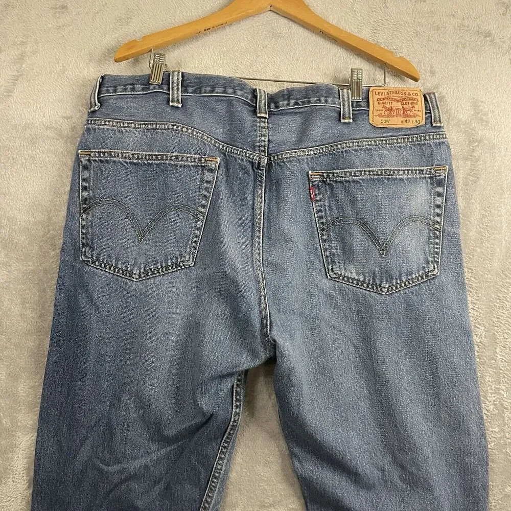 Levi's 505 Men's Regular Fit Jeans Size 42 x‎ 30 Medium Wash Blue Denim 5 Pocket